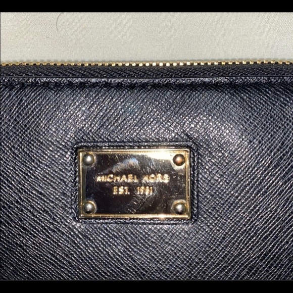 Small Michael Kors wallet - Picture 1 of 4